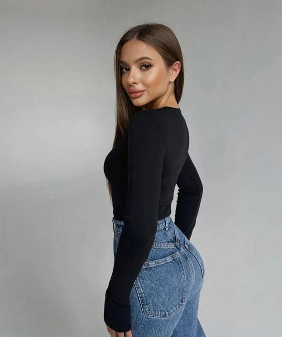 Женский базовый обтягивающий лонгслив с вырезами для пальчиков турецкая натуральная вискоза Одесса - изображение 2