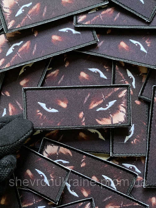 Печатный шеврон что светиться Гатс (Форма прямоугольная. На липучке) Размер 4x10см Киев - изображение 5