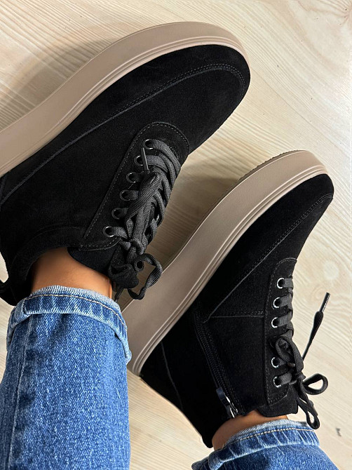 Черевики жіночі Hengji 280-3 зимові на хутрі на бежевій підошві замшеві чорні, 36, 23 см Київ - фото 13