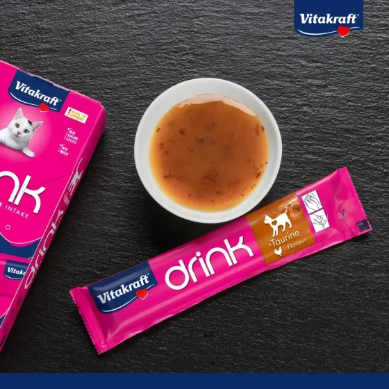 Аппетитный напиток для кошек кусочками мяса Витакрафт Vitakraft CAT DRINK со вкусом курицы и таурина 5 шт × 30 г Винница