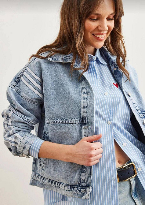 Женская джинсовая оверсайз куртка с лампасами 100% коттон Одесса - изображение 7