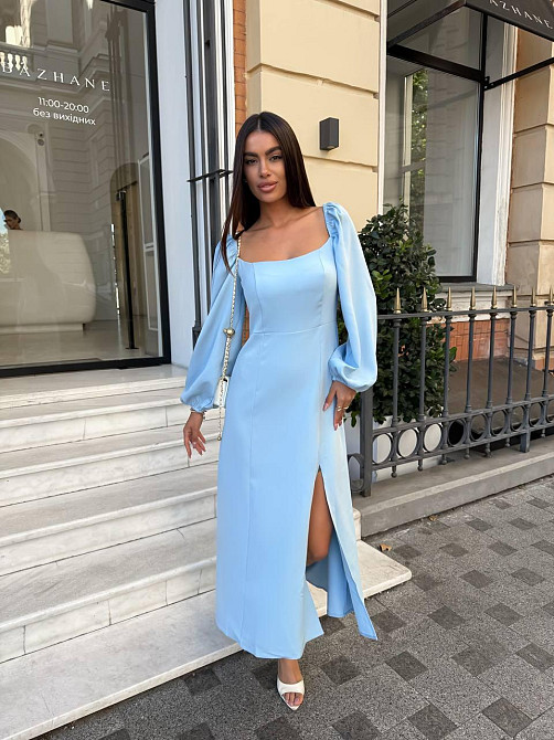 Женское праздничное сдержанное макси платье с разрезом костюмка Голубой, 42/44 Одесса - изображение 3