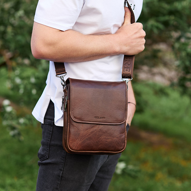Сумка с клапаном через плече з гладкої шкіри коричнева Tiding Bag TD-81020 Кам'янське - фото 3