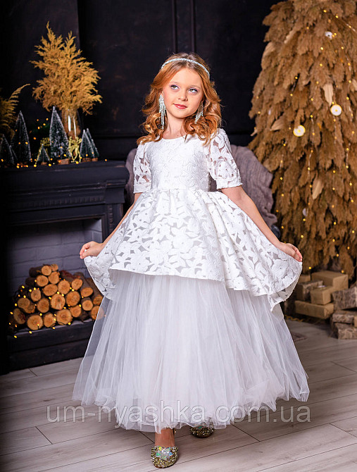 Довга молочна сукня з видовженою спідницею з мережива Кривий Ріг - фото 4