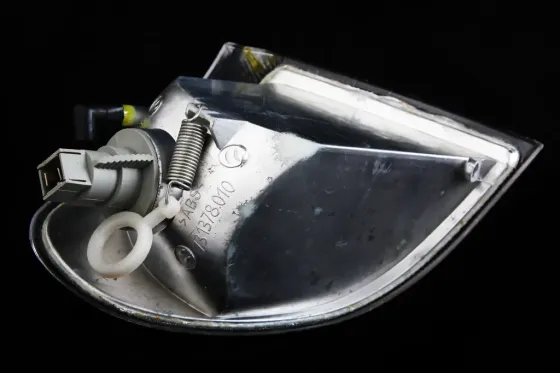 Поворотник 2114 на пружинке белый Auto light левый Винница