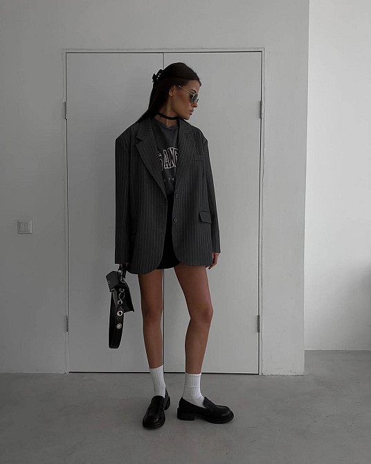 Женский классический пиджак свободного кроя в полоску костюмка Одесса - изображение 10