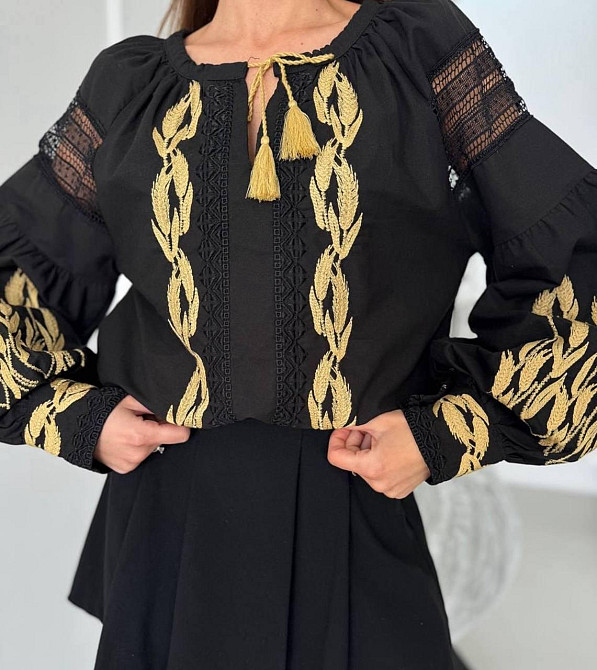 Женская стильная вышиванка с золотой вышивкой и с кружевными вставками 80% хлопок, 20% полиэстер. Одесса - изображение 5