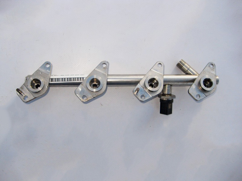 Mercedes-Benz  A2640701900 Паливна рампа - розподільник для двигуна M264 R4 1.5 2.0л C-Class W205 Одеса - фото 2