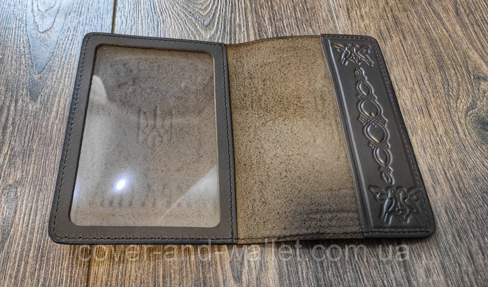 Кожаная обложка на паспорт с большим гербом Украины Киев - изображение 7