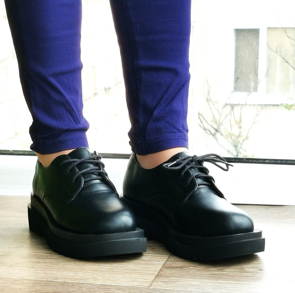 Жіночі Чорні Туфлі Броги Кросівки на Танкетці Оксфорди Шкіряні (розміри: 36,37,38,39,40,41) — 6-26 Дніпро - фото 5