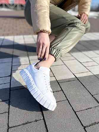 Rosta Кросівки жіночі ROSTA 2005 білі (весна-осінь, шкіра натуральна) (4318) лише 38р. Коломыя