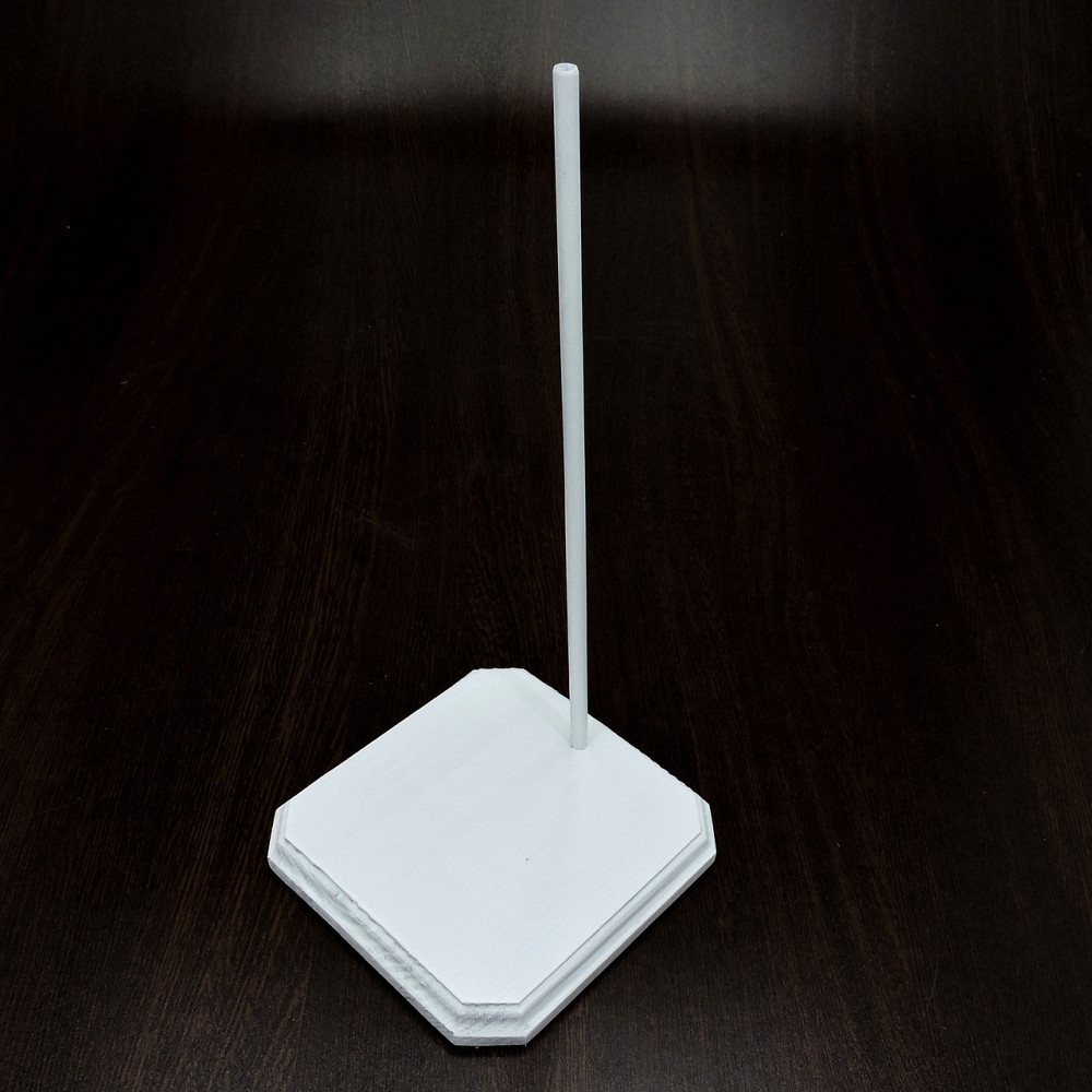 Подставка для кукол 