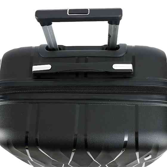 Чемодан полипропиленовый MADISSON 51103 средний 67 см черный Киев