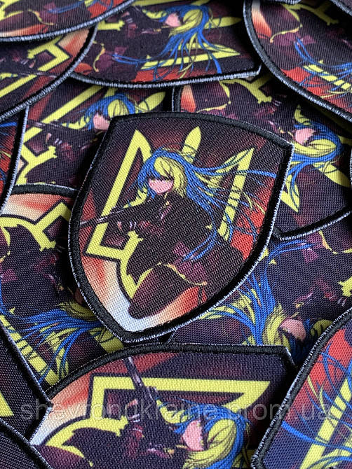 Друкований шеврон Аніме Дівчина (Форма щит. На липучці) Розмір 9x6.5см Київ - фото 3