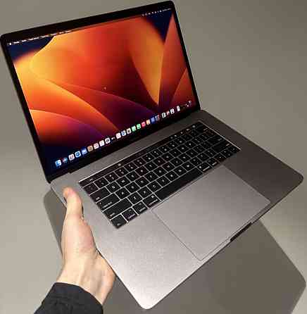 Ноутбук MacBook Pro 15, 2017 Touch Bar. Київ