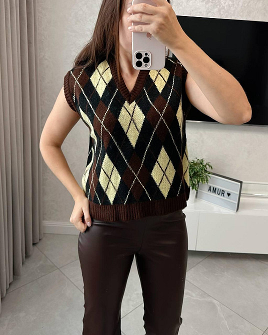Женский теплый оверсайз жилет с геометрическим орнаментом Шоколад Одесса - изображение 3