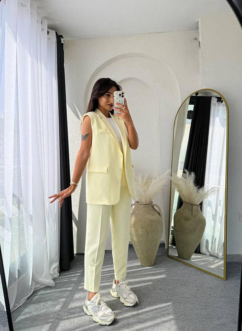 Женский базовый брючный костюм двойка: жилет и брюки креп костюмка Одесса - изображение 4