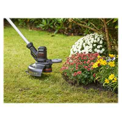 Тример садовий Black&amp;Decker 0.55 кВт, ширина косіння 30 см, 7500 об/хв, вага 2.6 кг (BESTE630) Вінниця