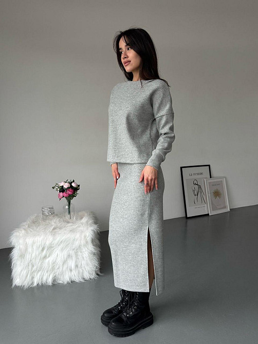 Женский стильный теплый костюм двойка с разрезом сбоку Серый, 42/44 Одесса - изображение 1