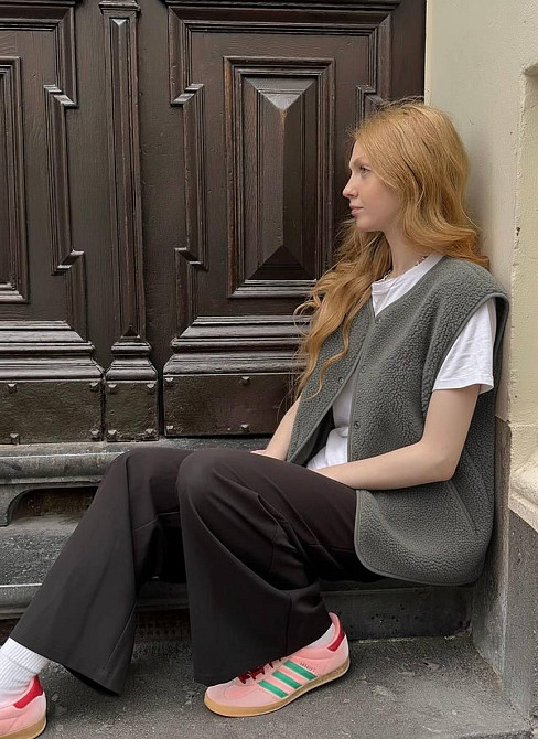 Женская стильная повседневная теплая жилетка Серый Одесса - изображение 3