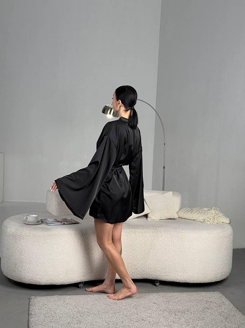 Женский короткий халат на запах с широким рукавом из шелка армани Черный, 48/50 Одесса - изображение 6