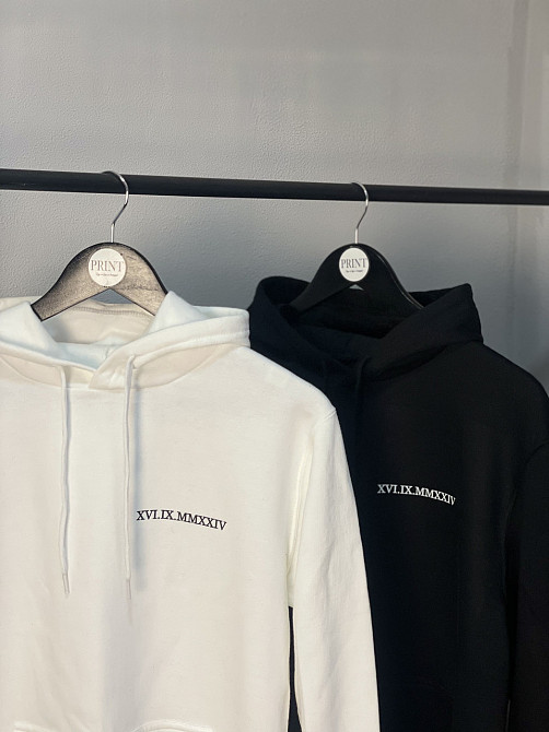 Худи для двоих с датой годовщины (римскими цифрами) и персональными инициалами на рукавах XXL, M, Разные цвета Черновцы - изображение 1