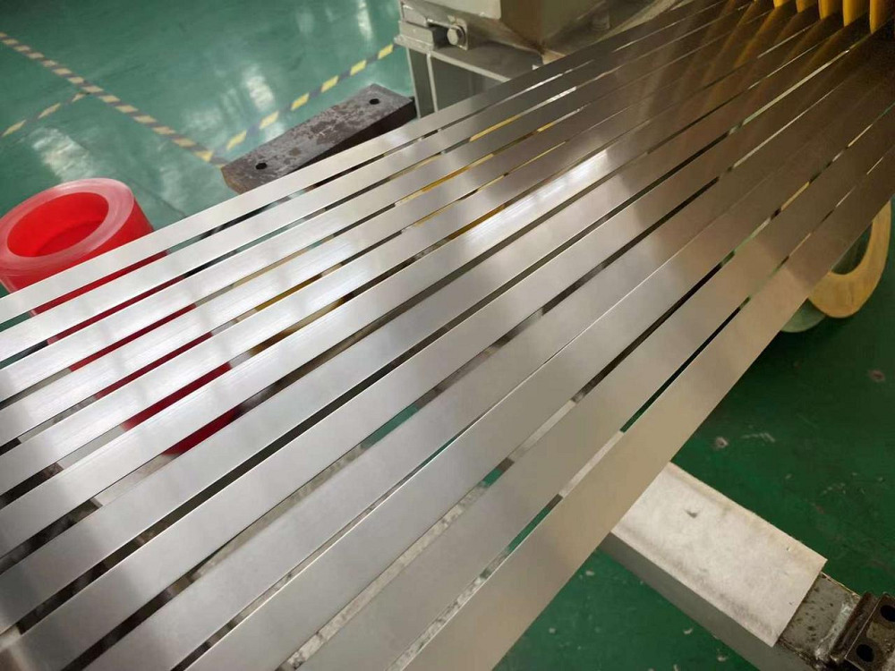 Никелева стрічка 8x0.2мм 0.5кг для зварювання акумуляторів Київ - фото 1