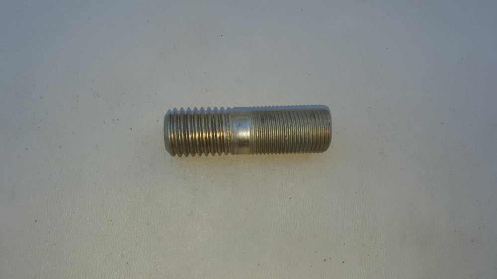 Шпилька маточини колеса бездискового КрАЗ М18х40. 215718-П29. Харків - фото 1