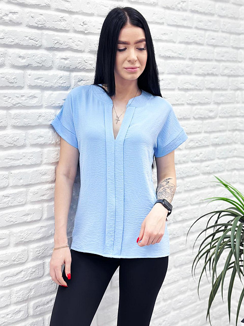 Однотонная летняя блуза 