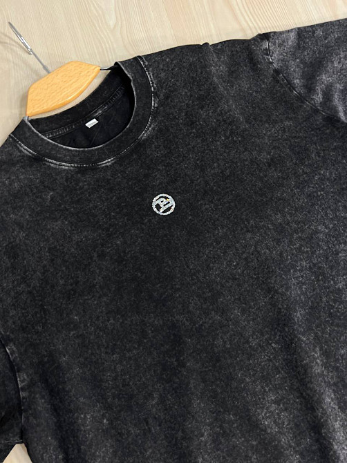 Футболка женская A-N 26089 тай-дай оверсайз с камнями буква B, черный, one size Киев - изображение 8