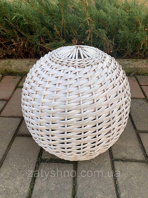 Біла люстра бра з лози у формі кулі Київ - фото 2