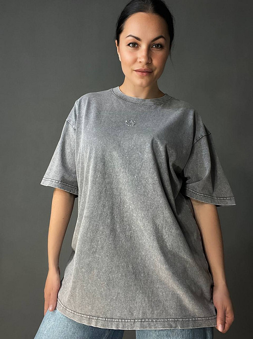 Футболка жіноча A-N 26089 тай-дай оверсайз з камінчиками літера B, сірий, one size Київ - фото 11