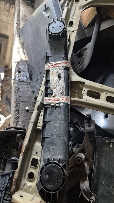 Передний усилитель бампера ВАЗ Калина 2004–2015 Киев - изображение 2