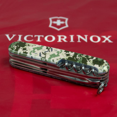Нож Victorinox Huntsman Army 91 мм Піксель (1.3713.3_W3940p) Винница - изображение 10