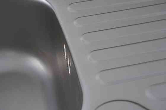 Кухонна мийка з нержавіючої сталі Valeso САТИН 6642 (0,8/180 мм) Коломыя