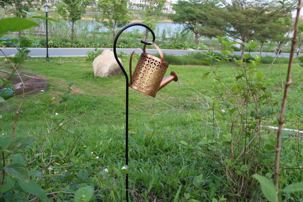 Садовый светильник Лейка с крючком 80 см на солнечной батарее 12 х 10.5 см Квітка Одесса - изображение 6