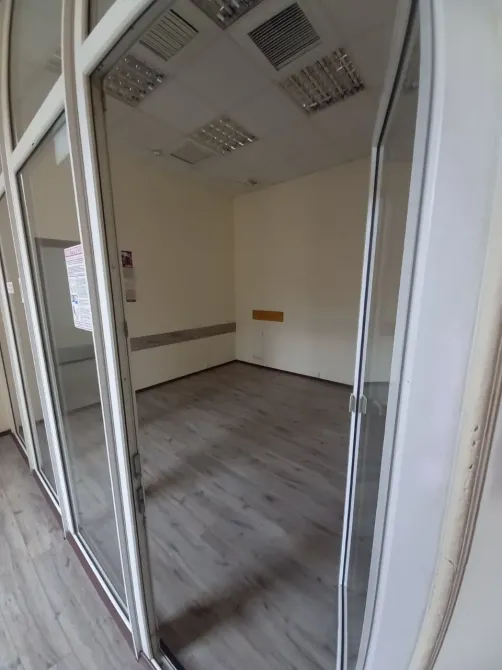 Офіси з гарним ремонтом, 6 поверх Самий центр міста (вул Шевченка) Зручне планування, просторі кімнати (див. план), свій туалет і комірки Дніпро - фото 19