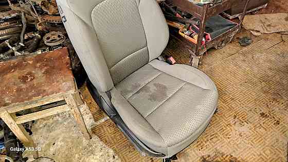 Передние сидения на Hyundai Santa Fe 2012–2018 Киев