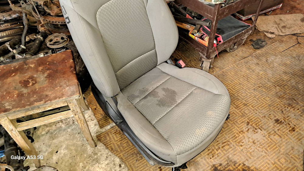 Передние сидения на Hyundai Santa Fe 2012–2018 Киев - изображение 2