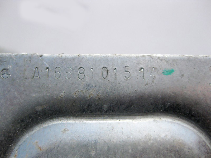 Mercedes-Benz  A1668101514 Кронштейн шторки багажника правий GL GLS X166 Одесса - изображение 3