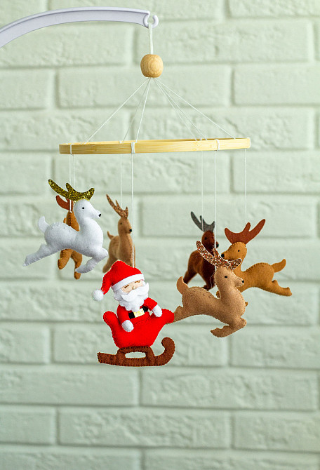Дитячий мобіль на ліжечко «Санта та олені» Київ - фото 1