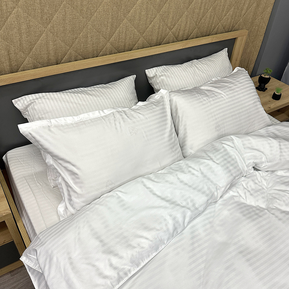 Комплект постельного белья Страйп-сатин Семейный 2 х 150х200 с простыней на резинке Белый (88-217) Киев - изображение 1