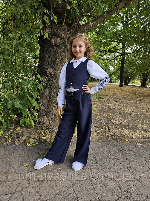 Школьный брючный костюм с жилеткой р.128-152 Кривой Рог - изображение 3
