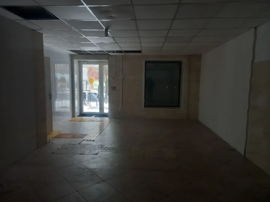 Суборенда 80 м2\ оренда 107 м2 на Робочій 160. Червона лінія, окремий вхід, 2 великих вікна на червону лінію. Власний туалет, точки води і каналізації Дніпро - фото 8