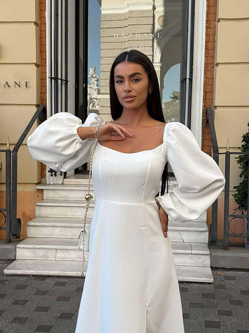 Женское праздничное сдержанное макси платье с разрезом костюмка Молочный, 42/44 Одесса - изображение 3