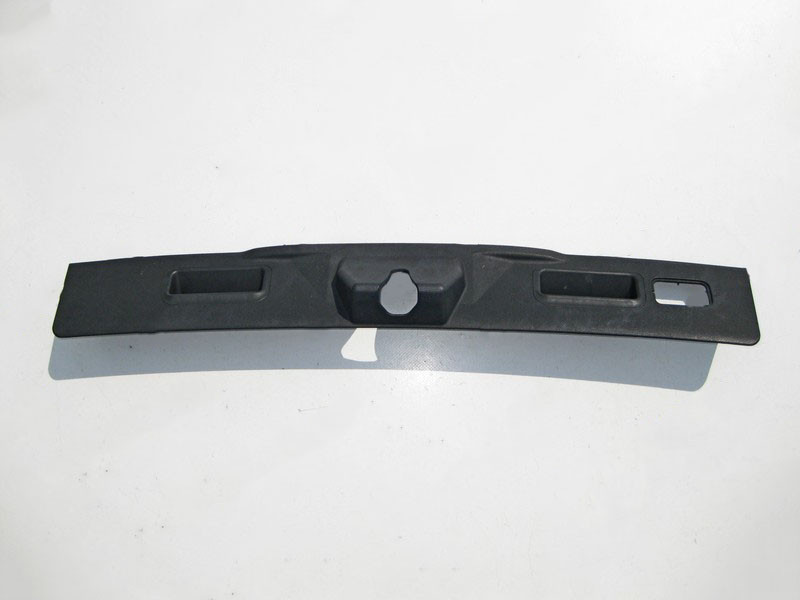 Mercedes-Benz  A2517470087 9051 Внутрішня нижня накладка торця кришки багажника чорна R-Class W251 Одесса - изображение 1