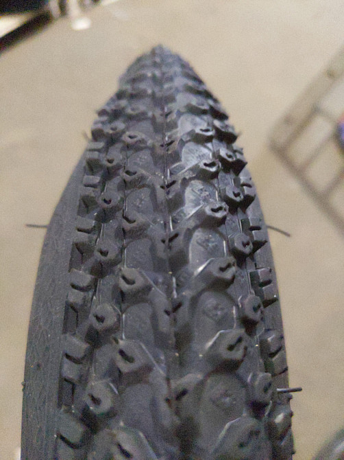 Велосипедна шина 20*2,125 Мукачево - фото 1