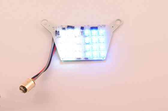 Плата задньої фари діодна (синій та білий стробоскоп, 24 кристали) Київ