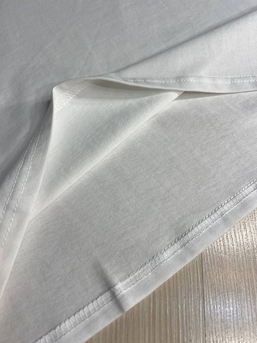 Футболка жіноча Anni 046 оверсайз базова однотонна з вишивкою серце в камінцях one size, білий, one size Київ - фото 6