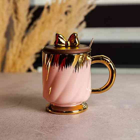 Новорічна порцелянова чашка «Золотий Вихор» 450 мл з кришкою і ложкою Yiwu FM-23B Коломия